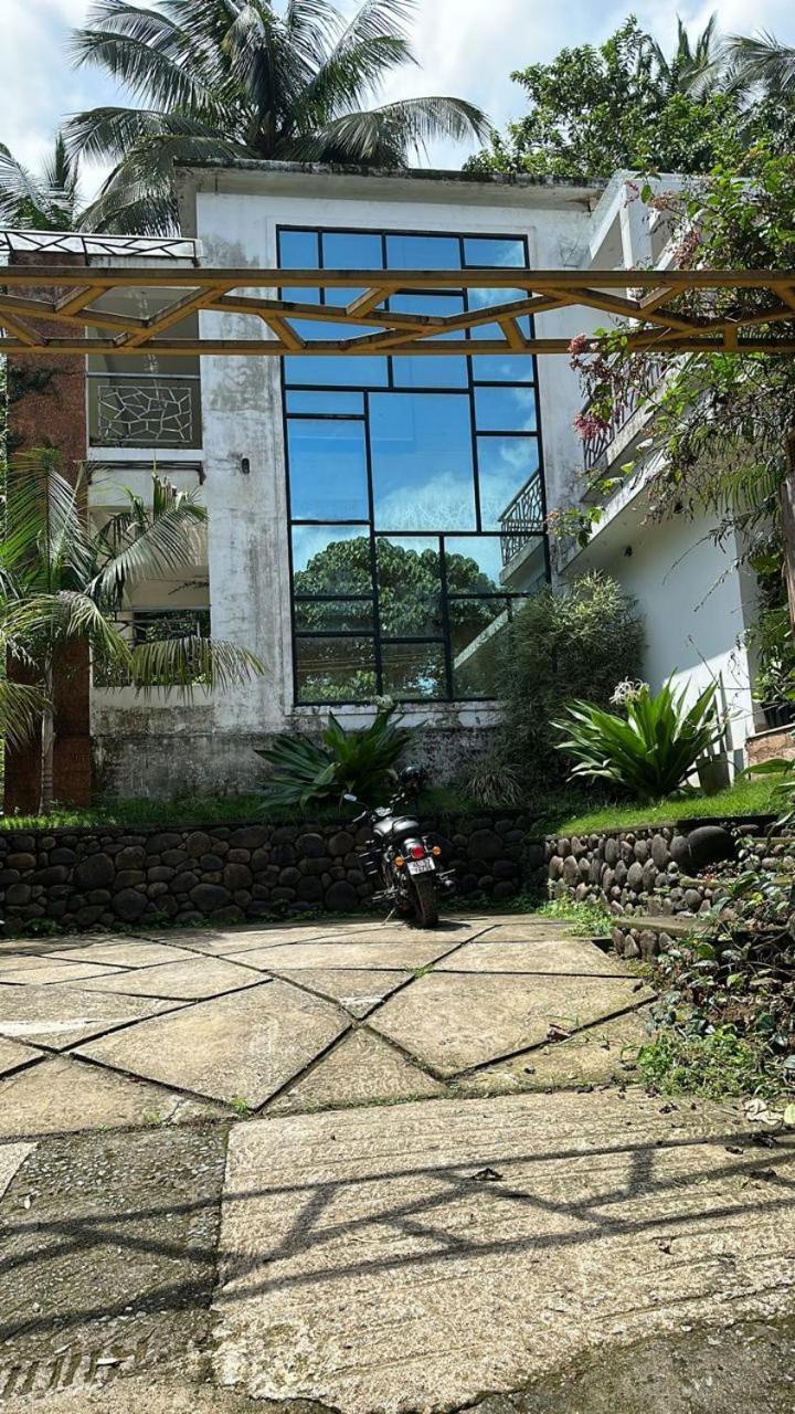 Orchid Villa Pinangode Luaran gambar