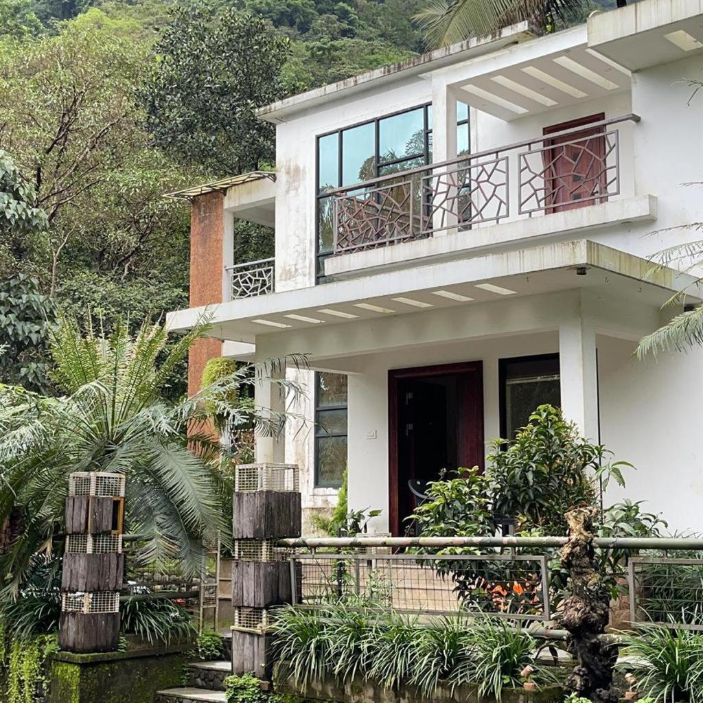 Orchid Villa Pinangode Luaran gambar