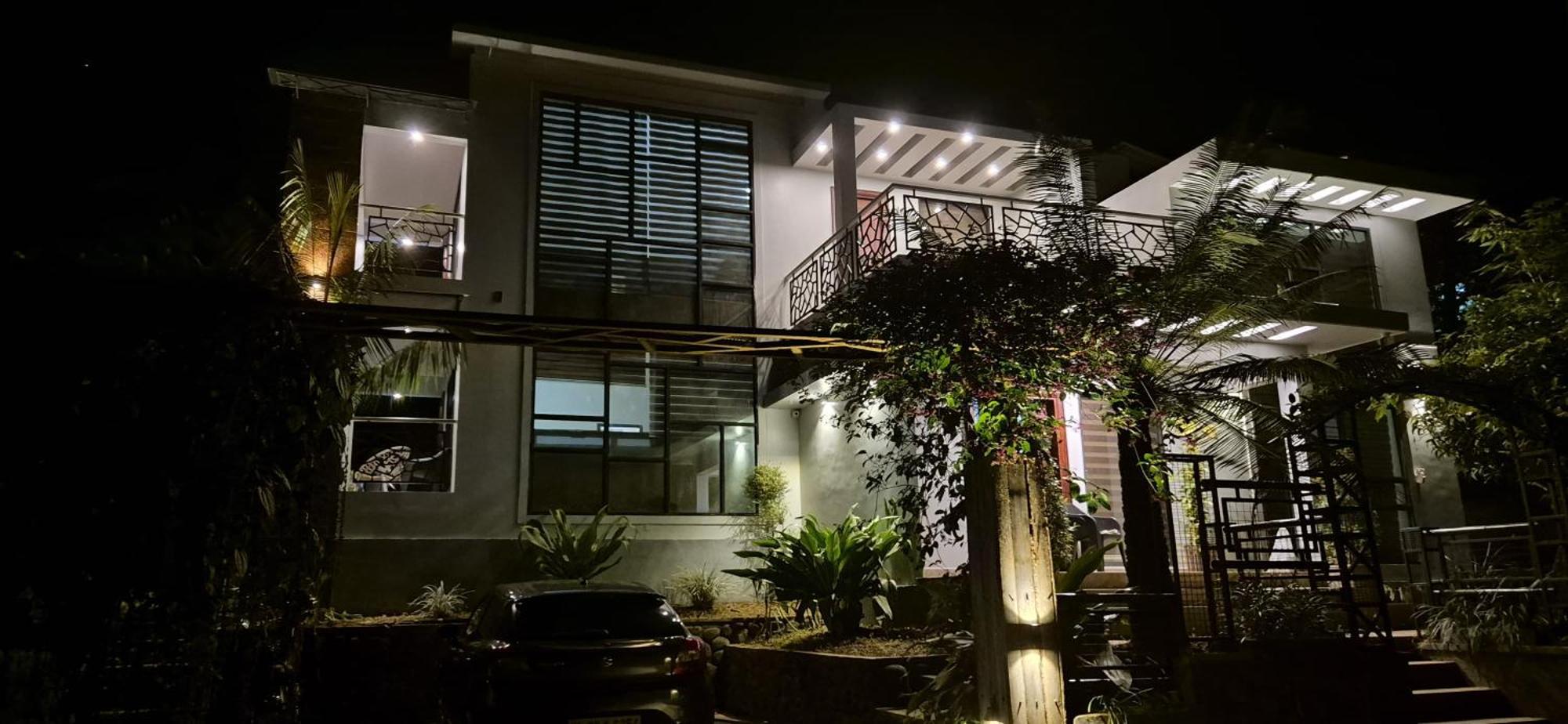 Orchid Villa Pinangode Luaran gambar
