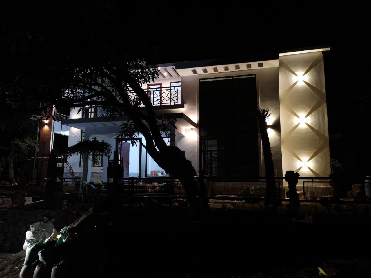 Orchid Villa Pinangode Luaran gambar